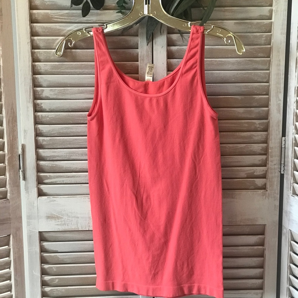 Coral seamless tank